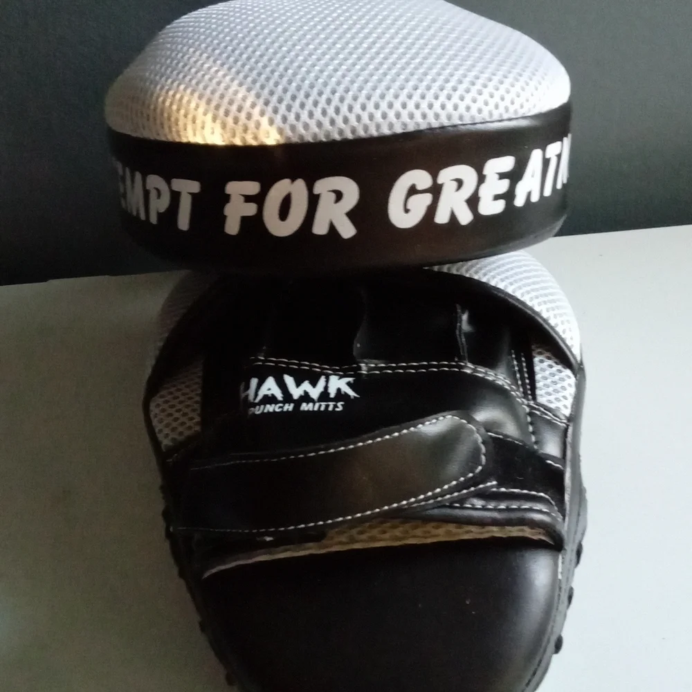 Hawk Punch Mitts Training Boxing‎ Muay Thai MMA Pad Focus Mitts